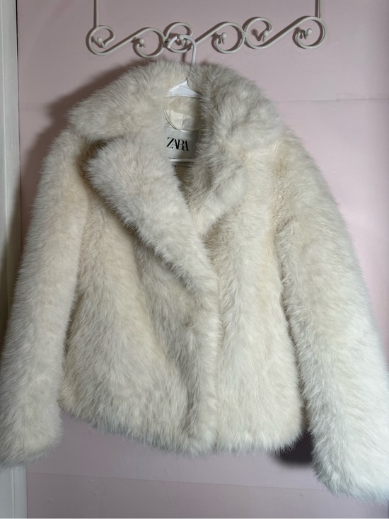 Zara Jackets & Blazers - Zara Cream Faux Fur Teddy Jacket